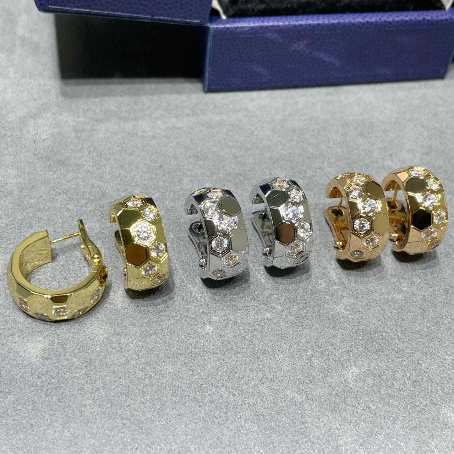[Royal Top]BEE LOVE DIAMOND HOOP EARRINGS