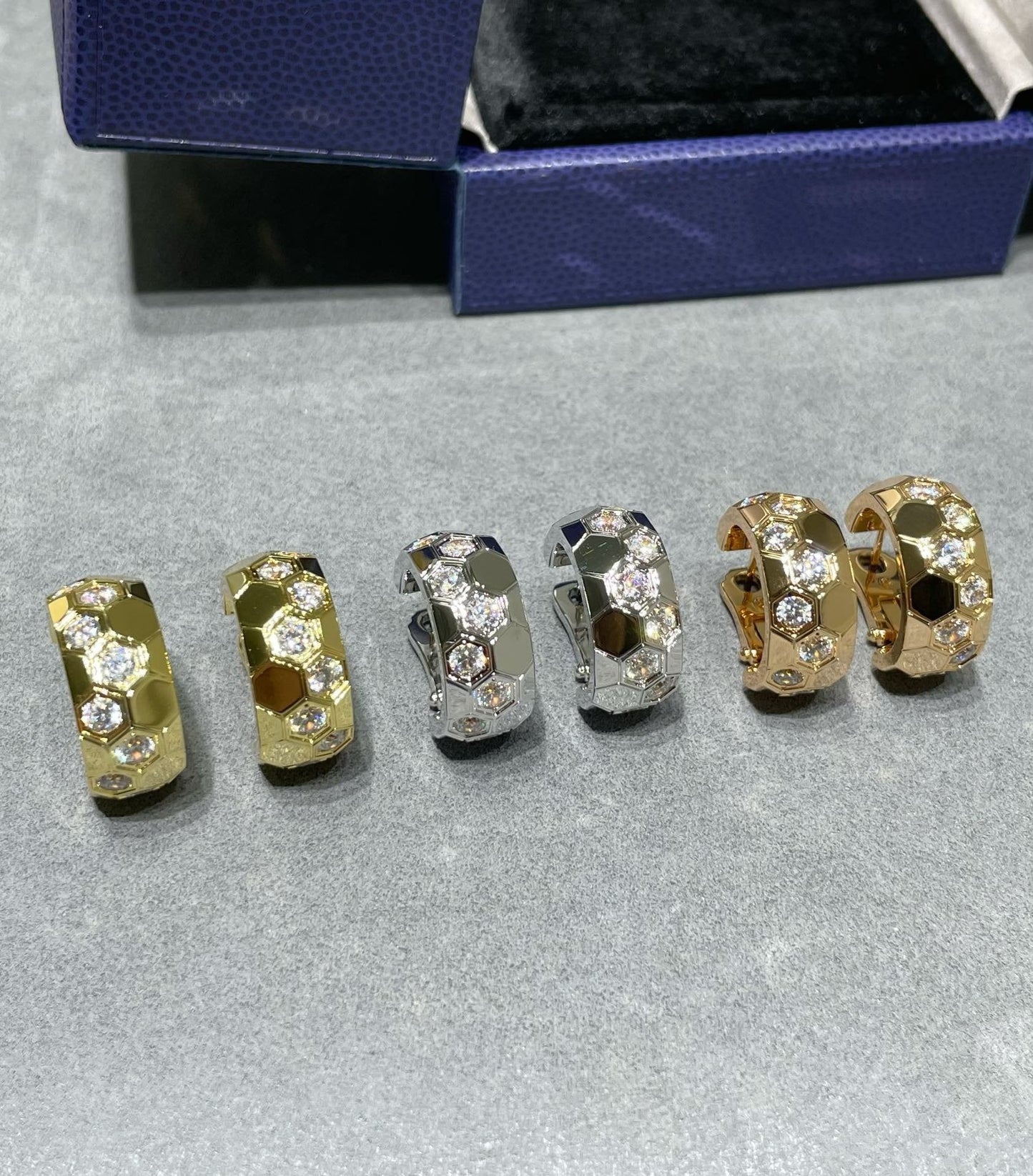 [Royal Top]BEE LOVE DIAMOND HOOP EARRINGS