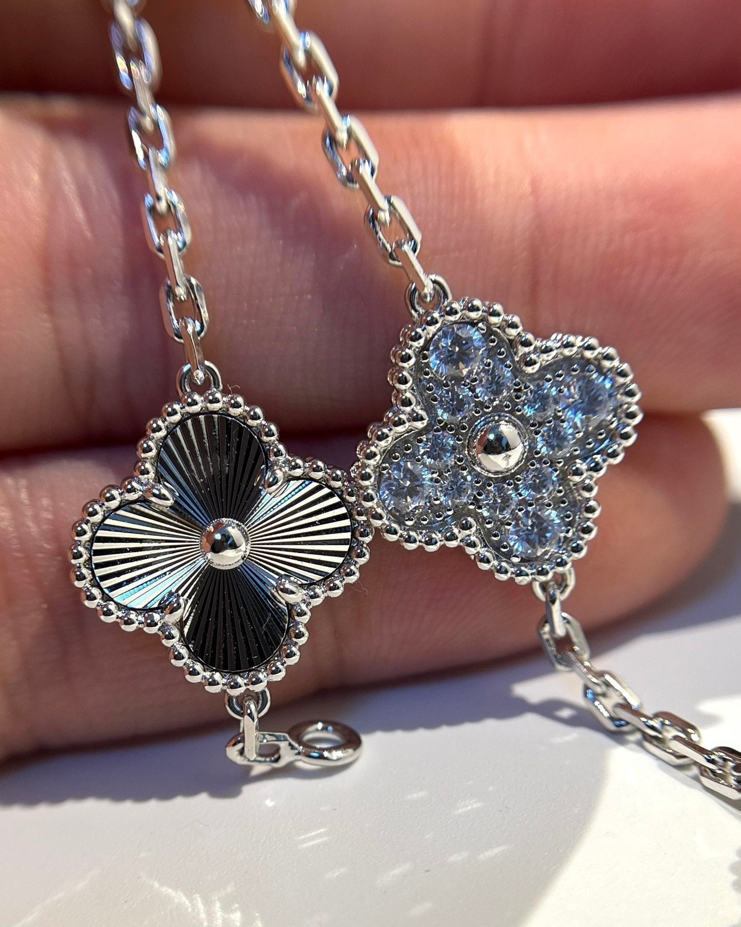 [Royal Top] CLOVER 5 MOTIF LASER BRACELET COLLECTION