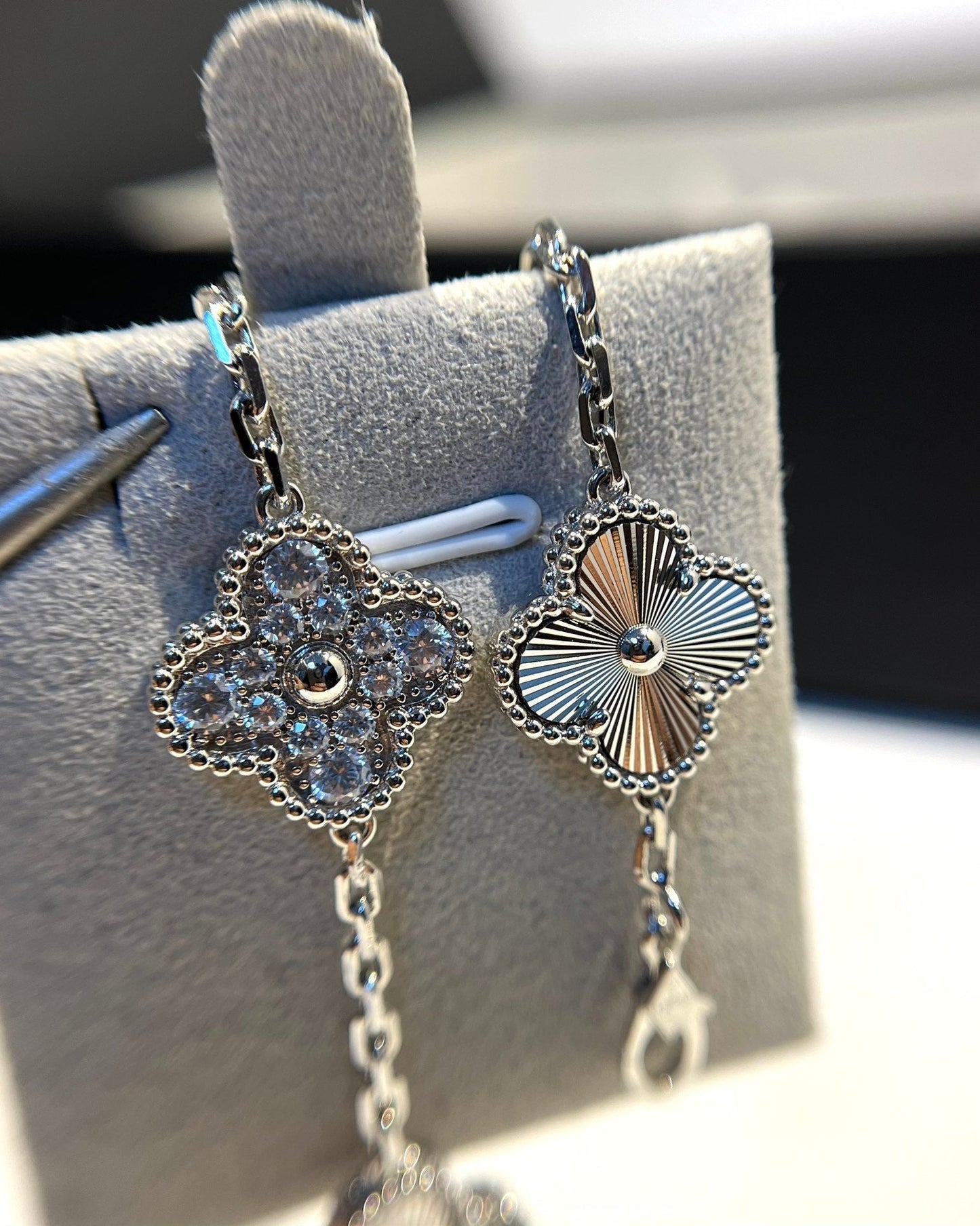 [Royal Top] CLOVER 5 MOTIF LASER BRACELET COLLECTION