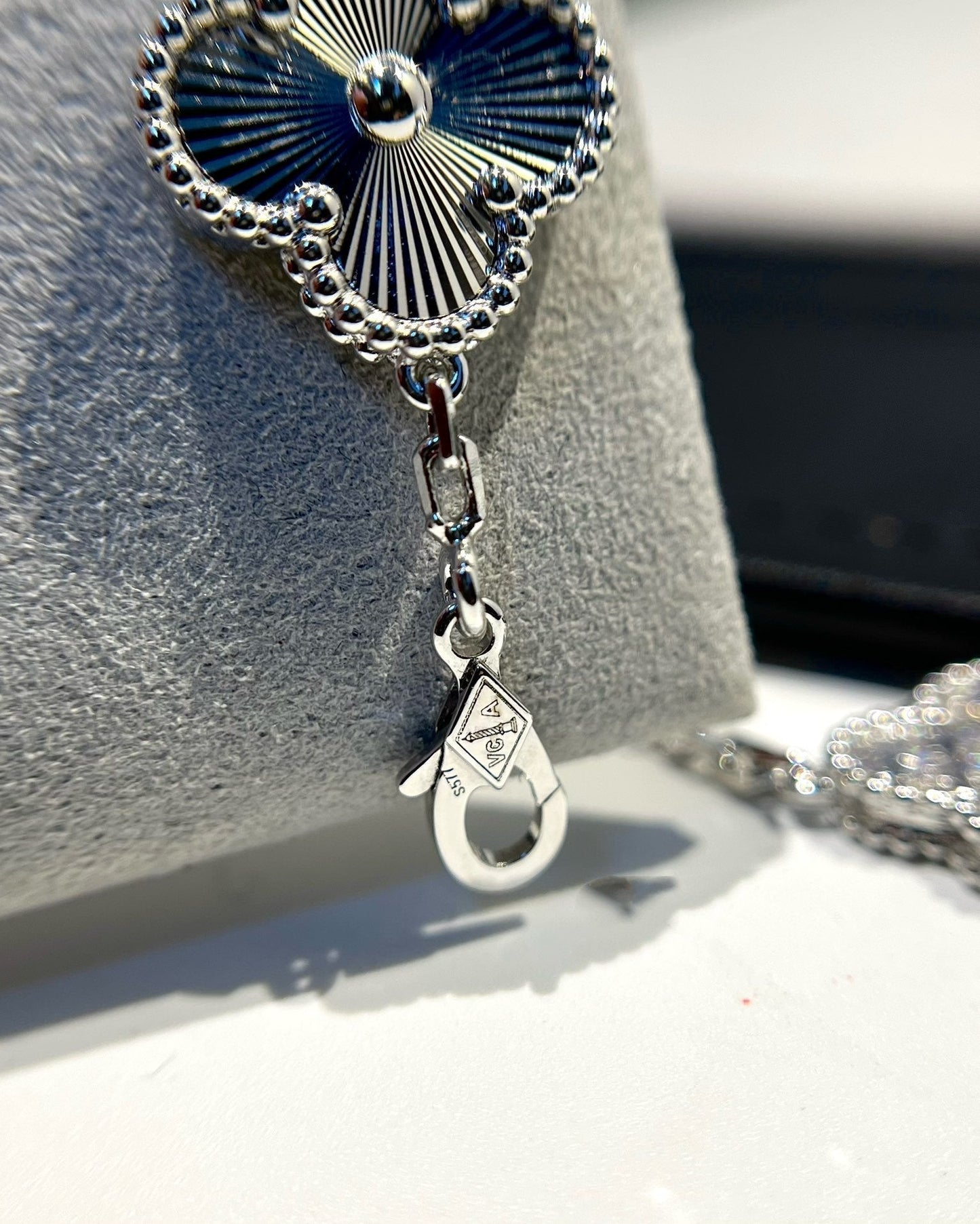[Royal Top] CLOVER 5 MOTIF LASER BRACELET COLLECTION