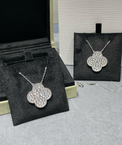 [Royal Top]CLOVER 25MM LARGE PENDANT DIAMOND PAVED SILVER NECKLACE