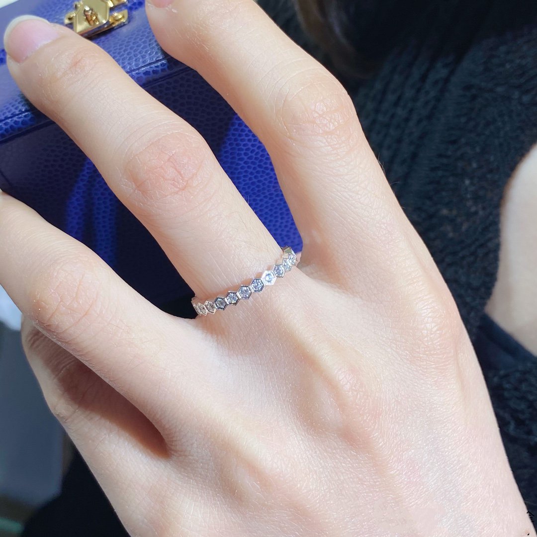 [Royal Top]BEE LOVE DIAMOND PAVED SMALL RING