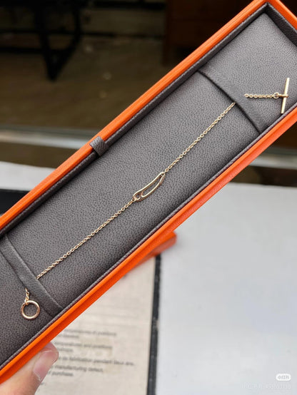 [Royal Top]Brooch Necklace