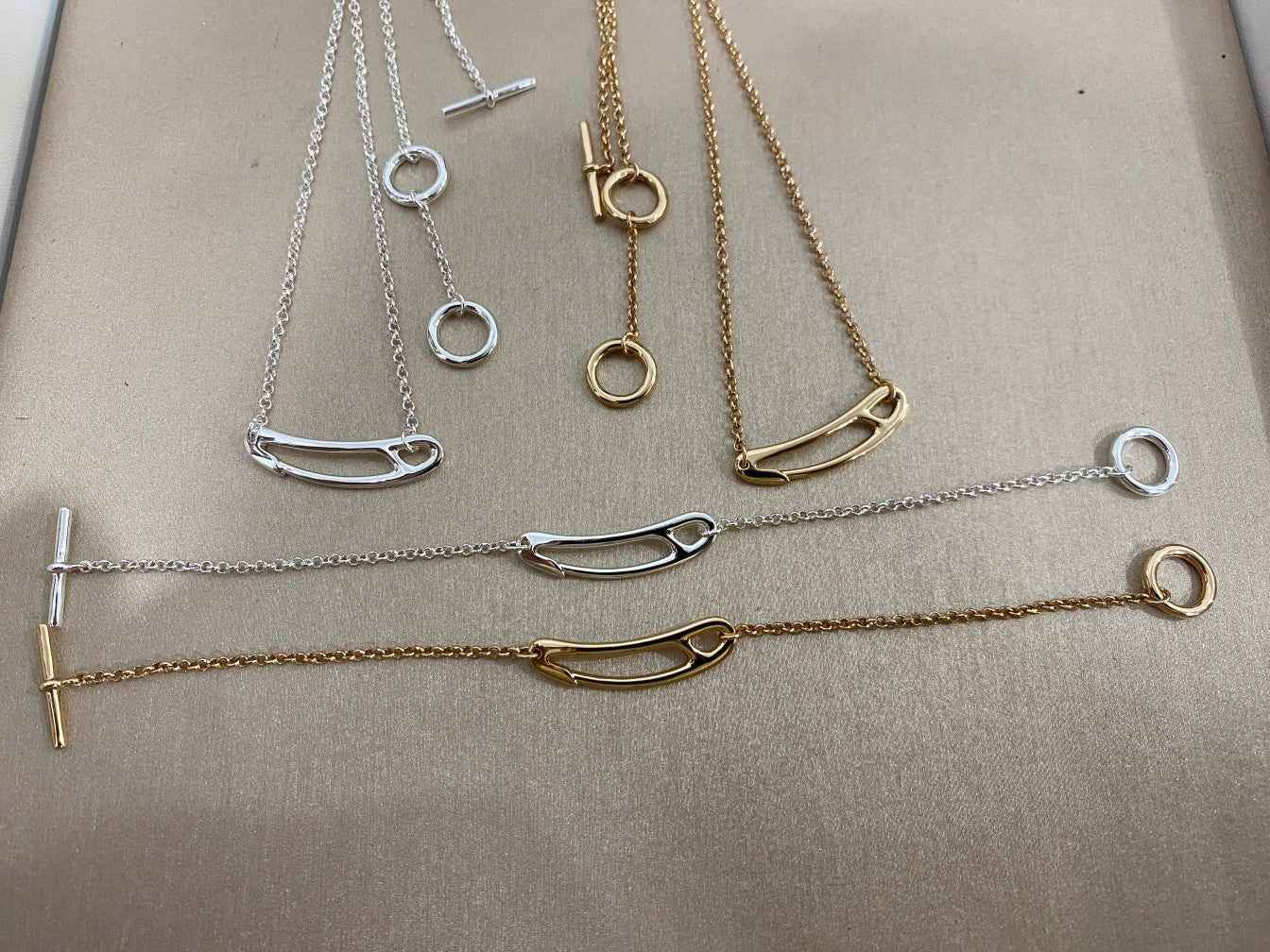 [Royal Top]Brooch Necklace