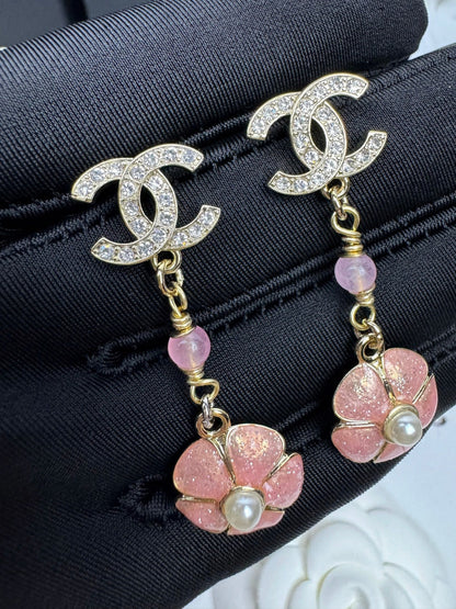 [Royal Top]26C Pink Camellia Enamel Pendant with Double C Earrings
