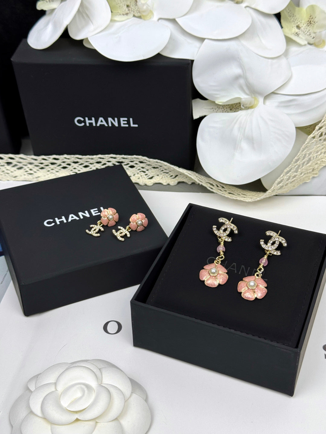 [Royal Top]26C Pink Camellia Enamel Pendant with Double C Earrings