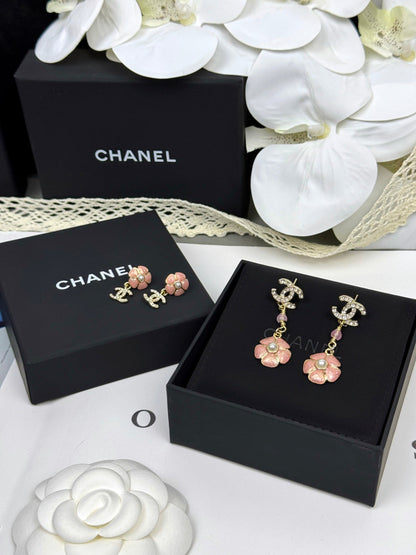 [Royal Top]26C Pink Camellia Enamel Pendant with Double C Earrings