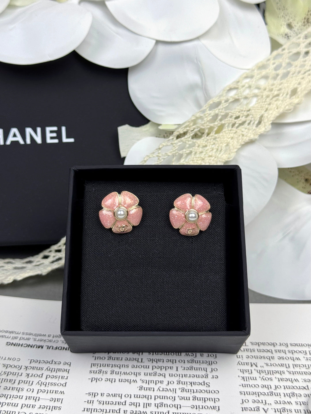 [Royal Top]26C Pink Camellia Pearl Enamel Stud Earrings
