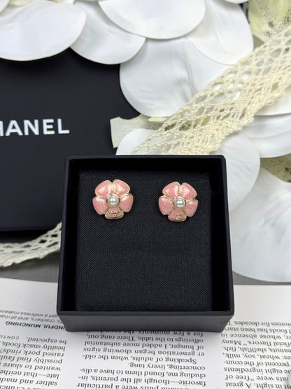 [Royal Top]26C Pink Camellia Pearl Enamel Stud Earrings