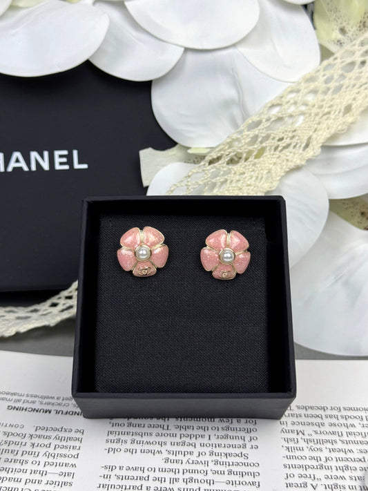 [Royal Top]26C Pink Camellia Pearl Enamel Stud Earrings