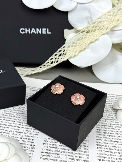 [Royal Top]26C Pink Camellia Pearl Enamel Stud Earrings