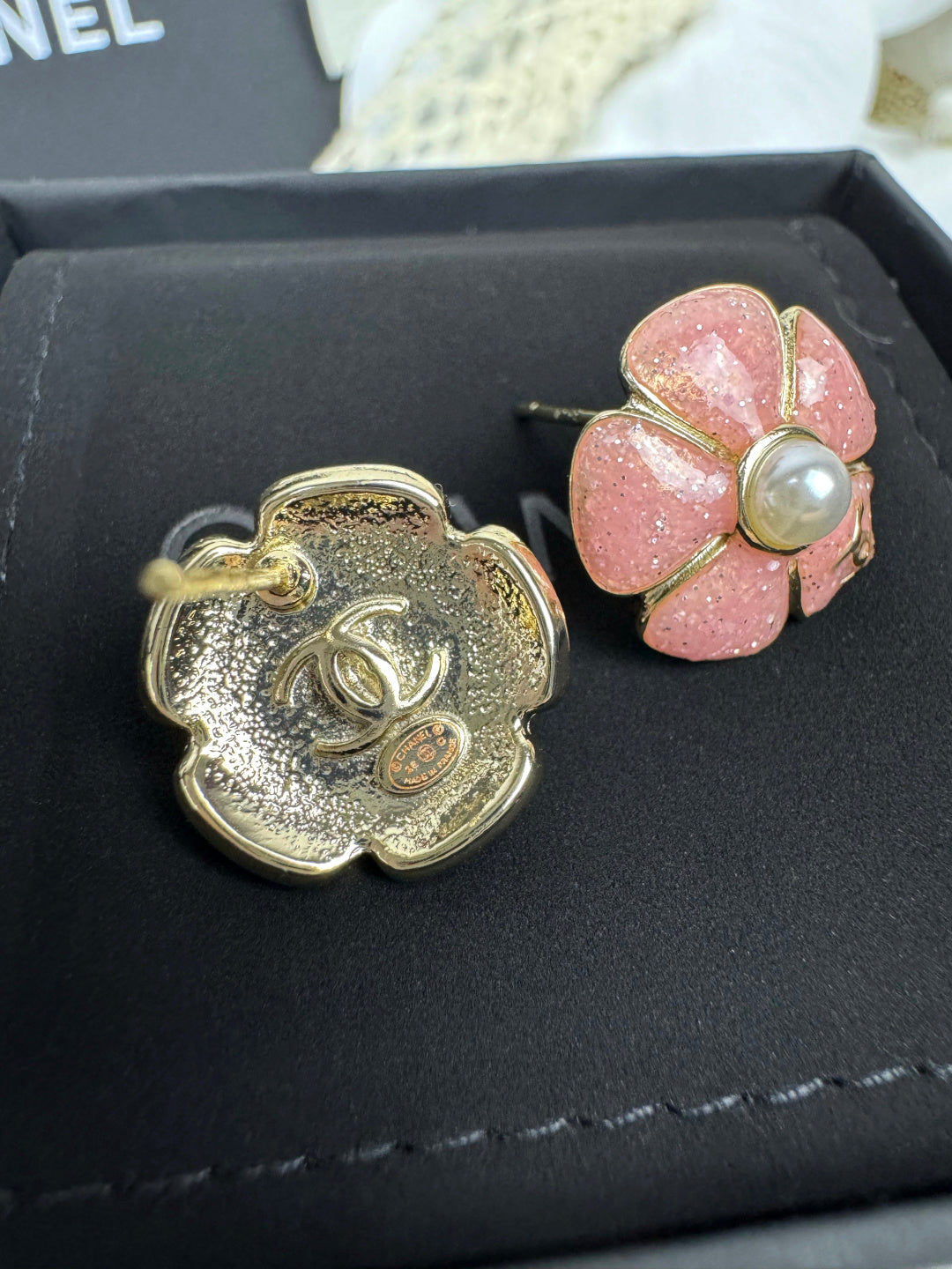 [Royal Top]26C Pink Camellia Pearl Enamel Stud Earrings
