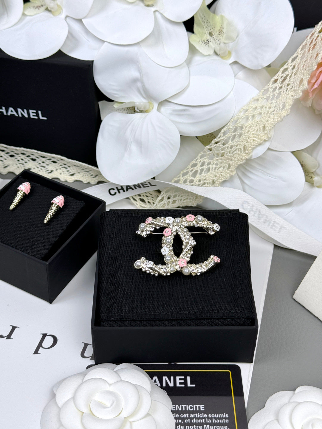 [Royal Top]26C Pink-White Enamel Ice Cream Cone Double C Brooch
