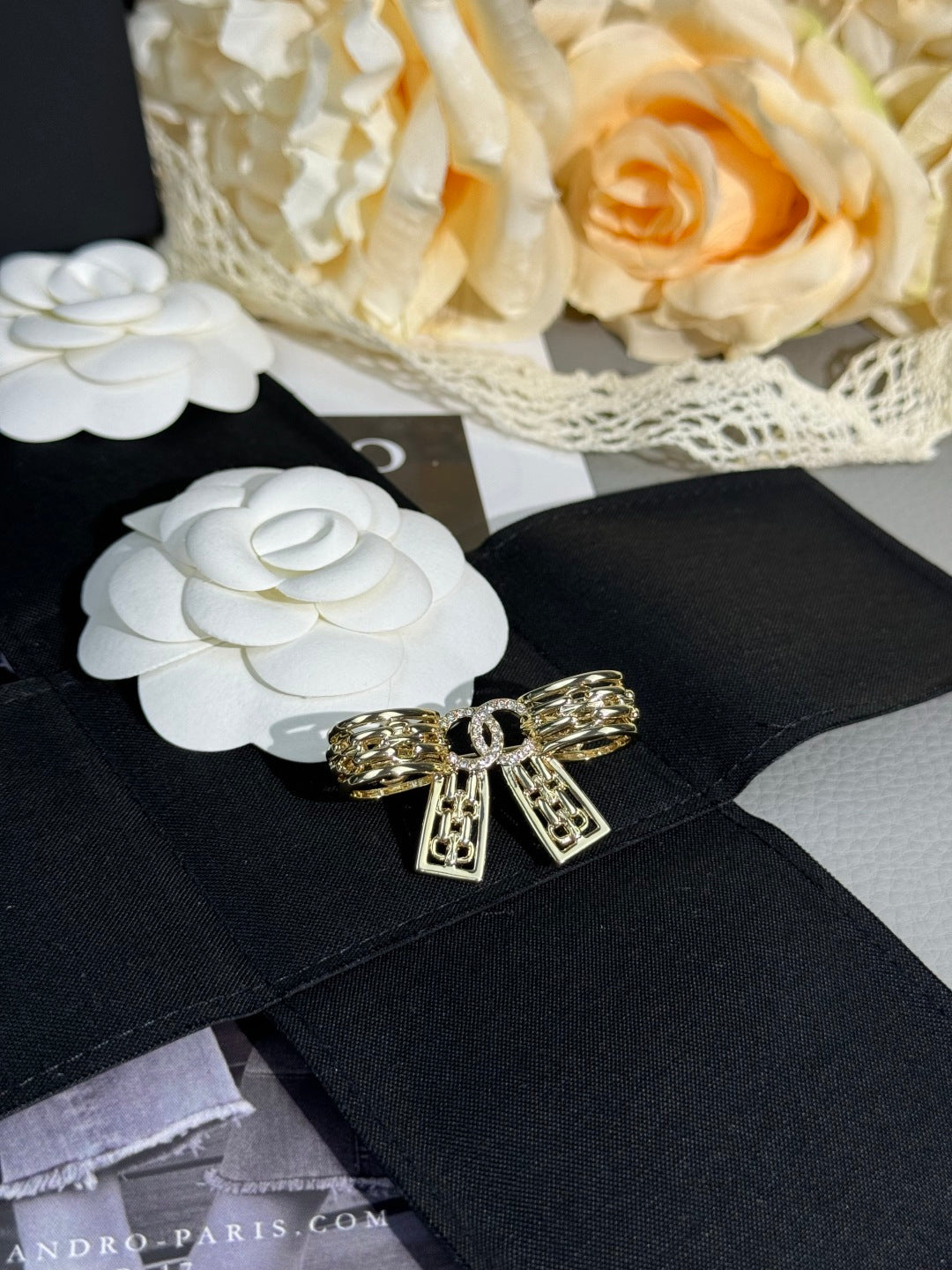 [Royal Top]25K Hollow Bow Brooch