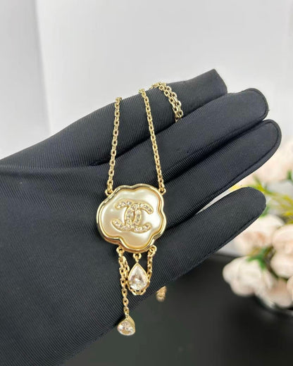 [Royal Top]Cloud Pearl Mother-of-Pearl Diamond Chain Pendant Necklace