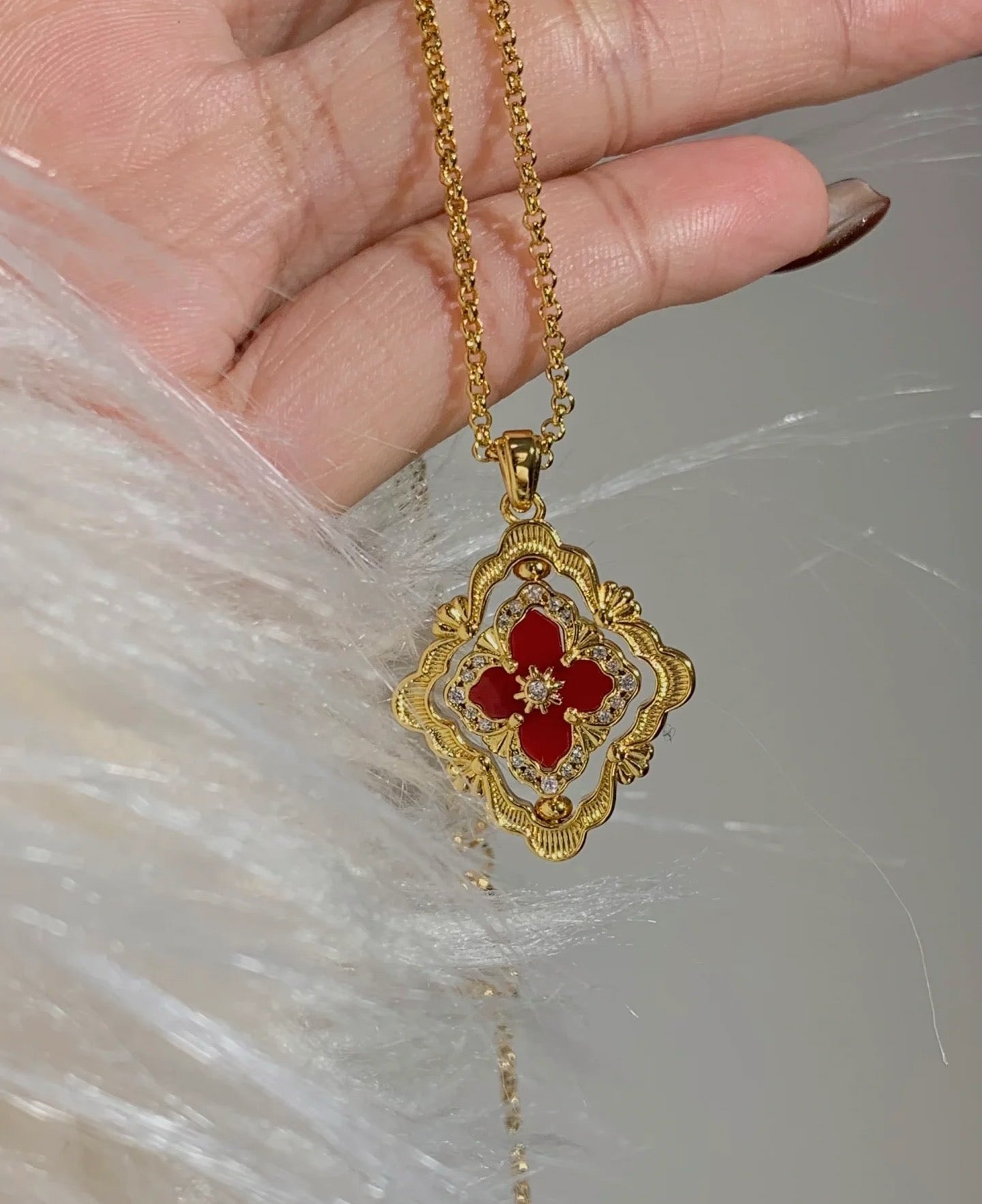 [Royal Top] B.C.L ENAMEL ROTATING SINGLE-DIAMOND NECKLACE（Various colors）