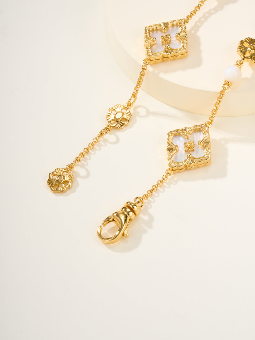 [Royal Top]B.C.L ENAMELED Three-Flower Bracelet（Trumpet)