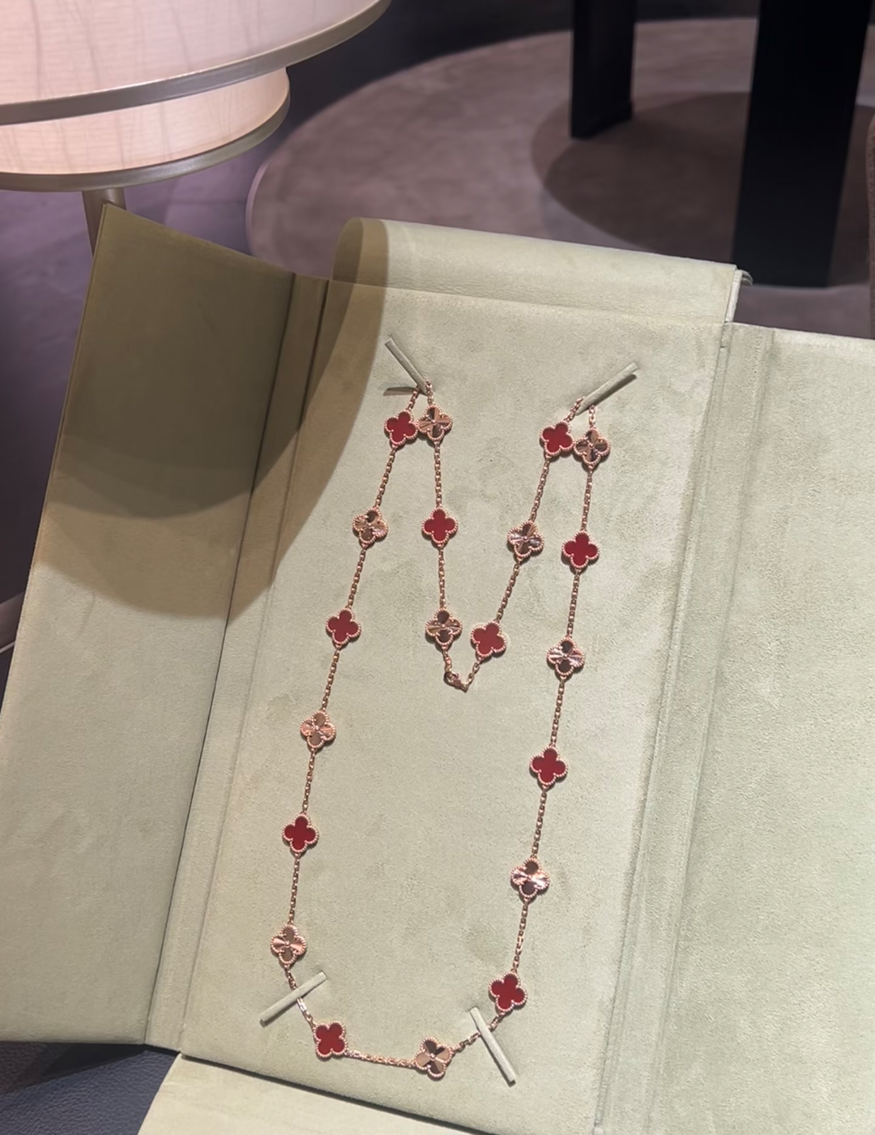[Royal Top]CLOVER 20 MOTIFS LASER CARNELIAN NECKLACE
