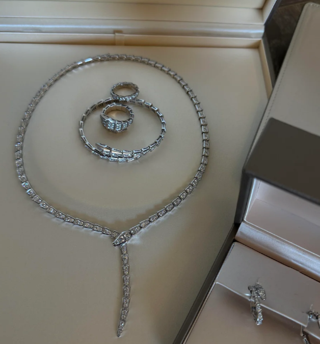 [Royal Top]NEW！SERPENT DIAMOND NECKLACE