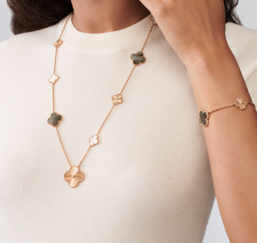 [Royal Top]DETACHABLE CLOVER 15(11+4) FLOWER SILVER NECKLACE SET