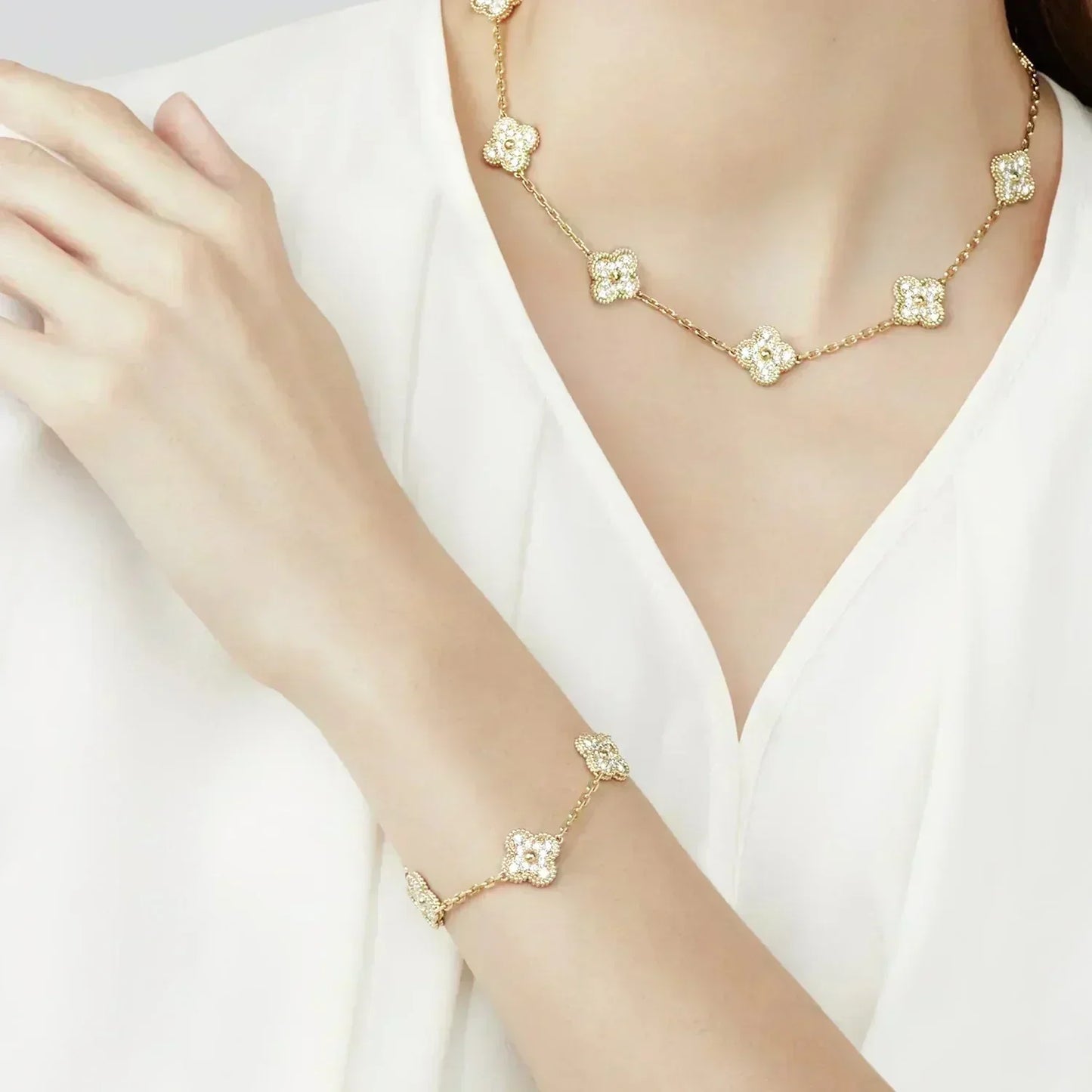 [Royal Top] CLOVER 5 MOTIF FULL DIAMOND BRACELET COLLECTION