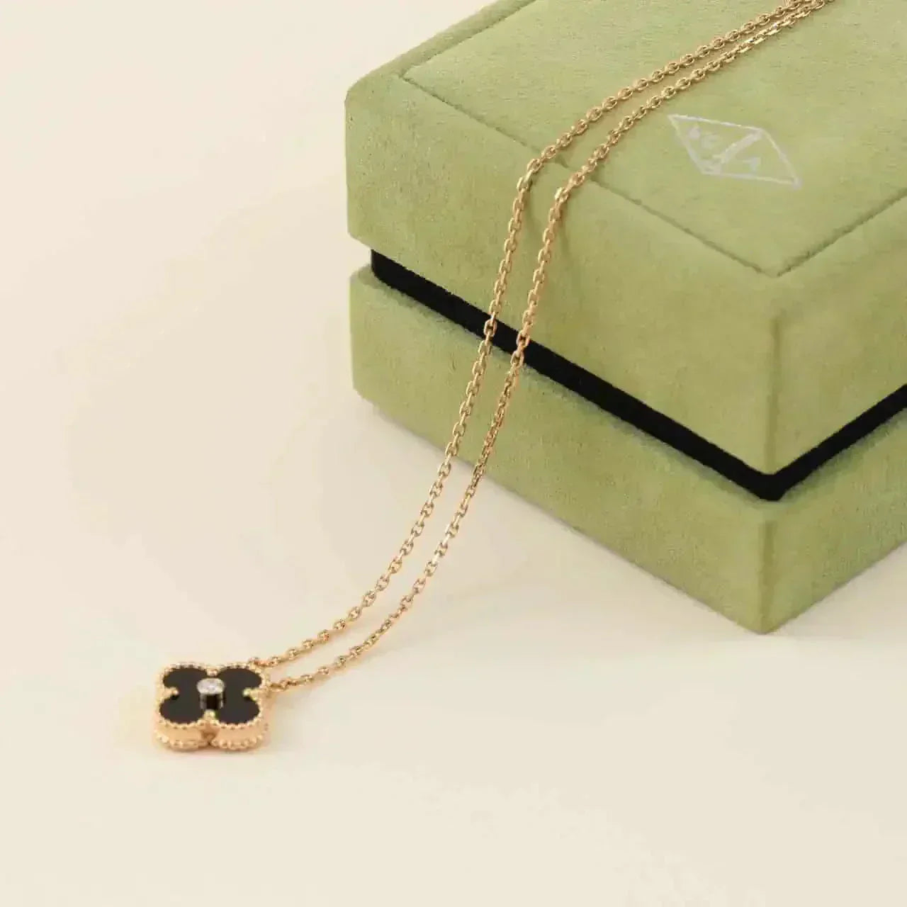 [Royal Top]CLOVER 15MM DIAMOND ONYX NECKLACE