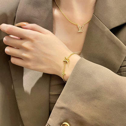 [Royal Top]LOGO STAR MOTIF GOLD BRACELET