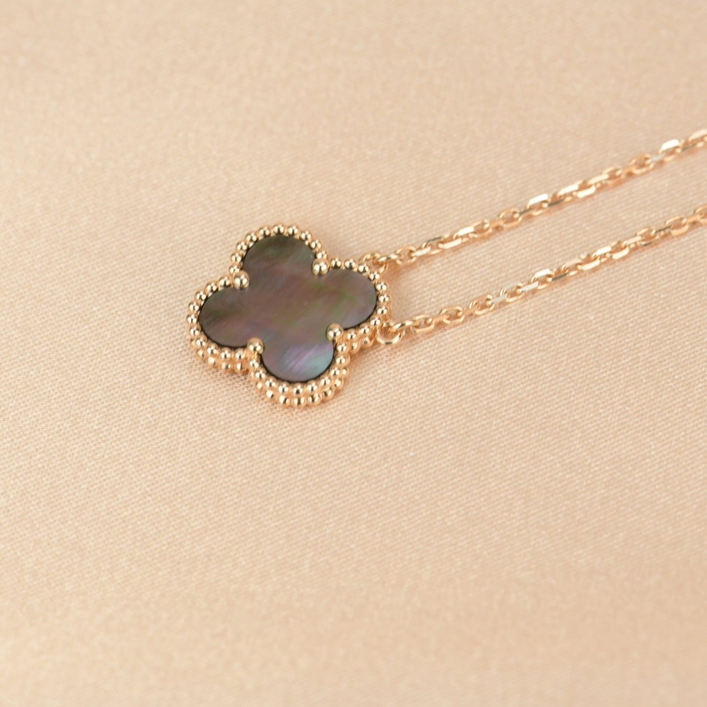 [Royal Top]CLOVER 15MM  GRAY MOTHER OF PEARL NECKLACE