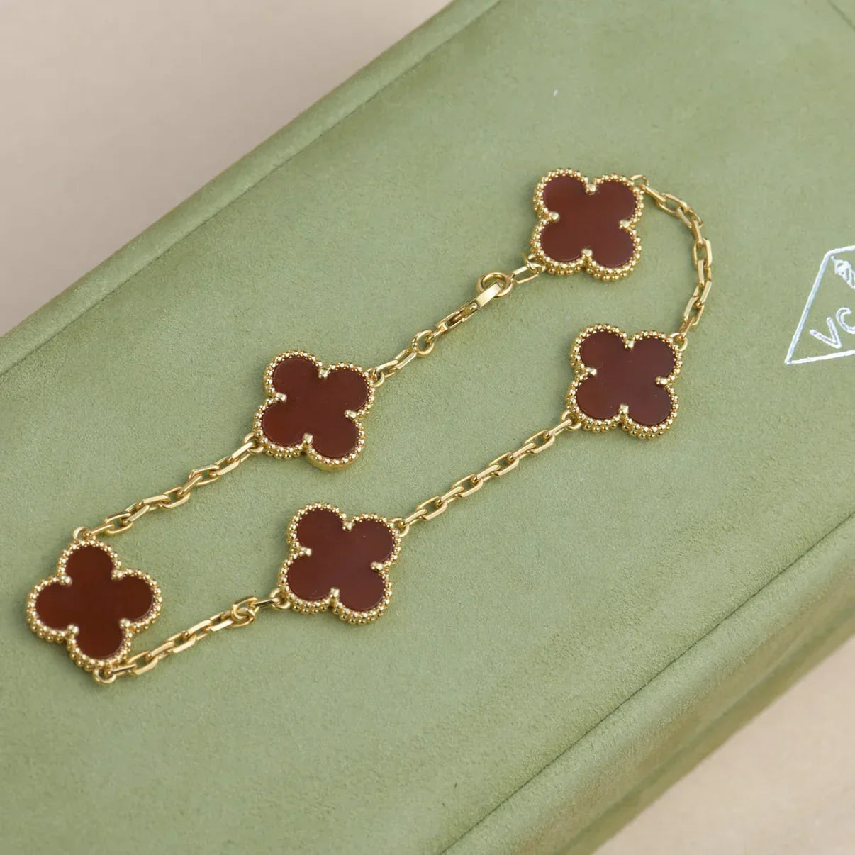 [Royal Top] CLOVER 5 MOTIF RED CORNELIAN BRACELET COLLECTION