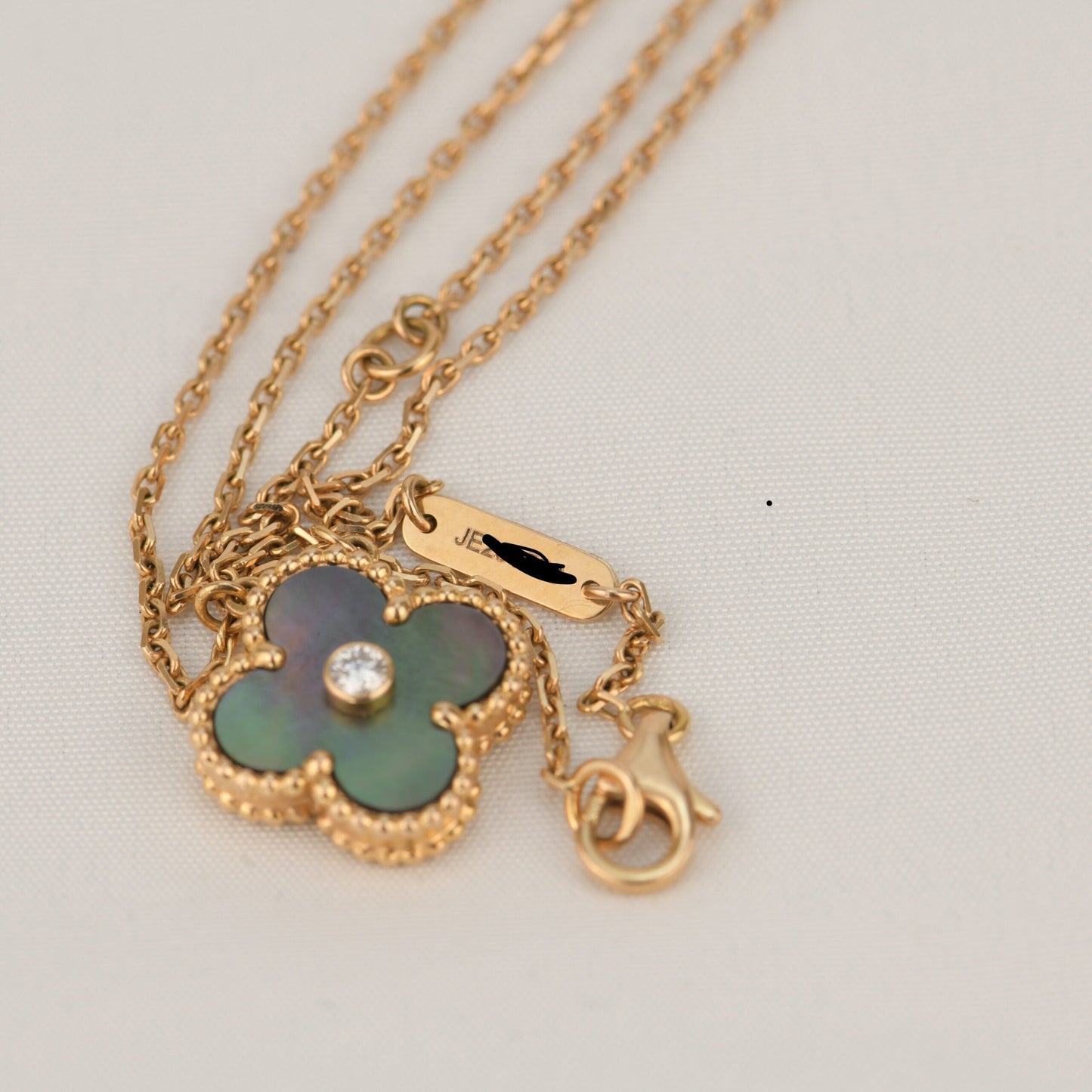 [Royal Top]CLOVER 15MM DIAMOND AND MOTHER-OF-GREY NECKLACE