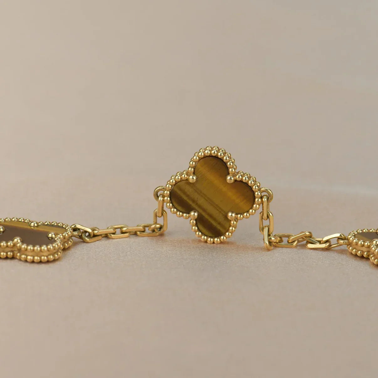 [Royal Top] CLOVER 5 MOTIFS TIGER EYE BRACELET COLLECTION