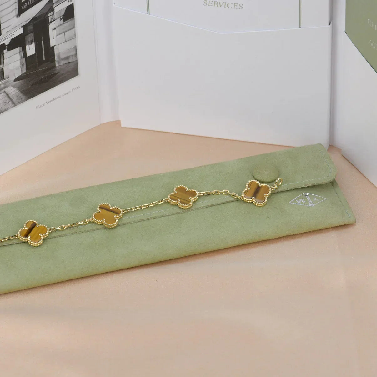 [Royal Top] CLOVER 5 MOTIFS TIGER EYE BRACELET COLLECTION
