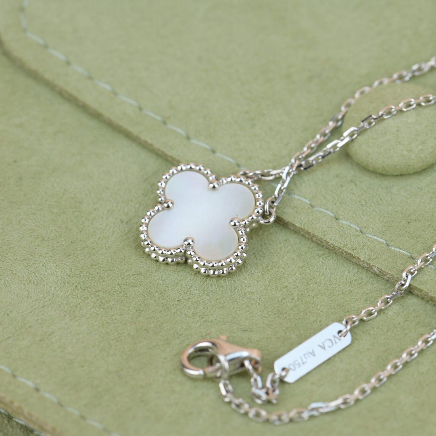 [Royal Top]CLOVER  15MM WHITE MOTHER-OF-PEARL SILVER