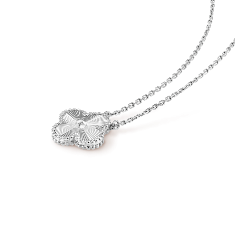 [Royal Top]CLOVER 15MM LASER NECKLACE SILVER