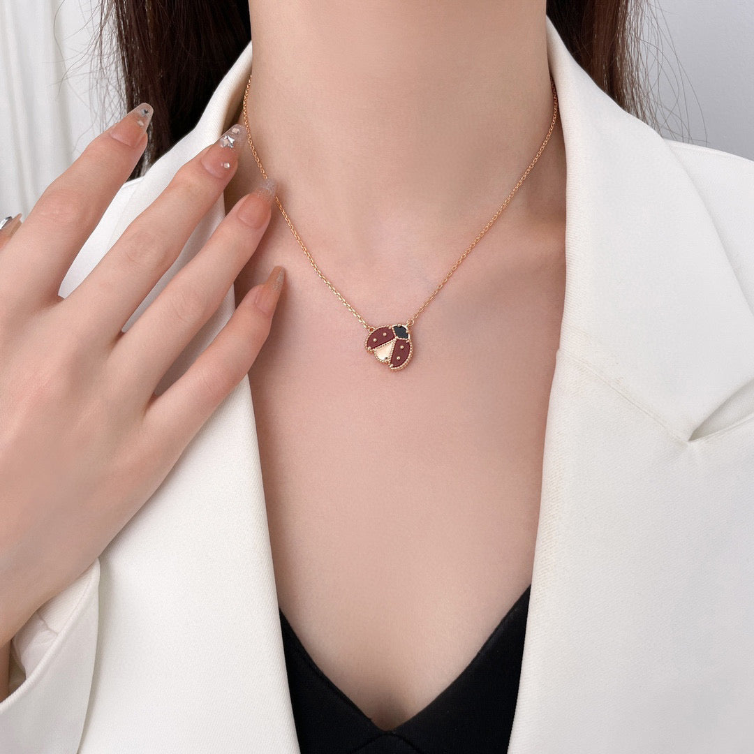 [Royal Top]LUCKY  CARNELIANS LADYBUG NECKLACE