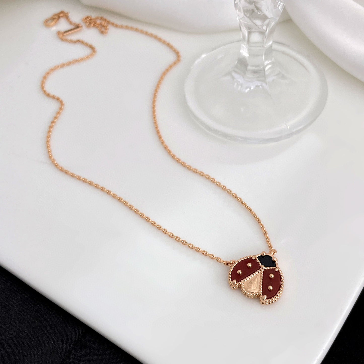 [Royal Top]LUCKY  CARNELIANS LADYBUG NECKLACE