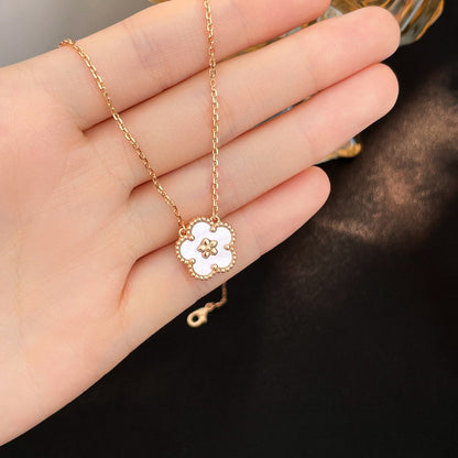 [Royal Top]LUCKY  WHITE MOP  PLUM BLOSSOM NECKLACE