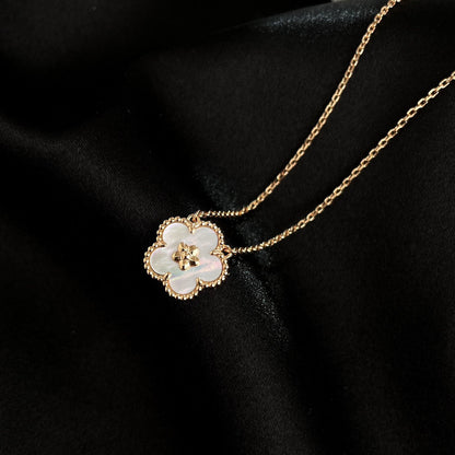 [Royal Top]LUCKY  WHITE MOP  PLUM BLOSSOM NECKLACE