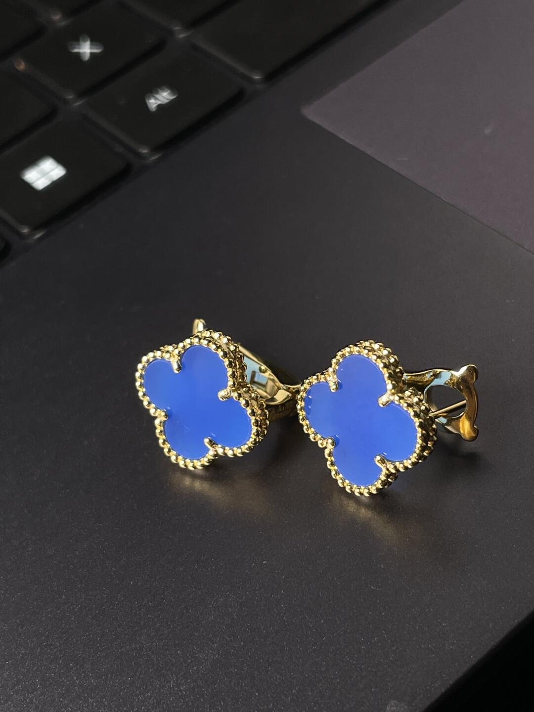 [Royal Top] CLOVER LARGE (20mm) 1 MOTIFS BLUE MOP STUD EARRINGS