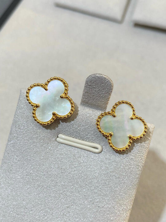 [Royal Top] CLOVER LARGE (20mm) 1 MOTIFS WHITE MOP STUD EARRINGS
