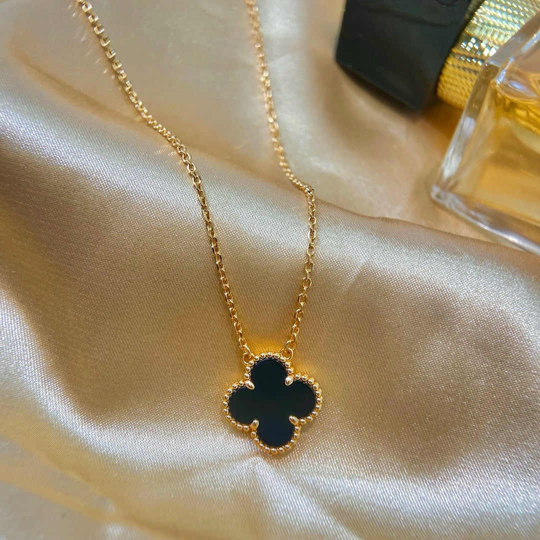 [Royal Top]CLOVER 15MM BLACK ONYX SINGLE FLOWER NECKLACE