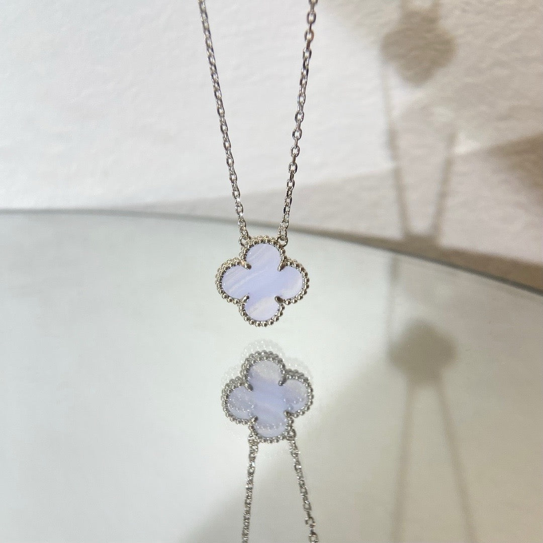 [Royal Top]CLOVER 15MM BLUE CHALCEDONY NECKLACE SILVER