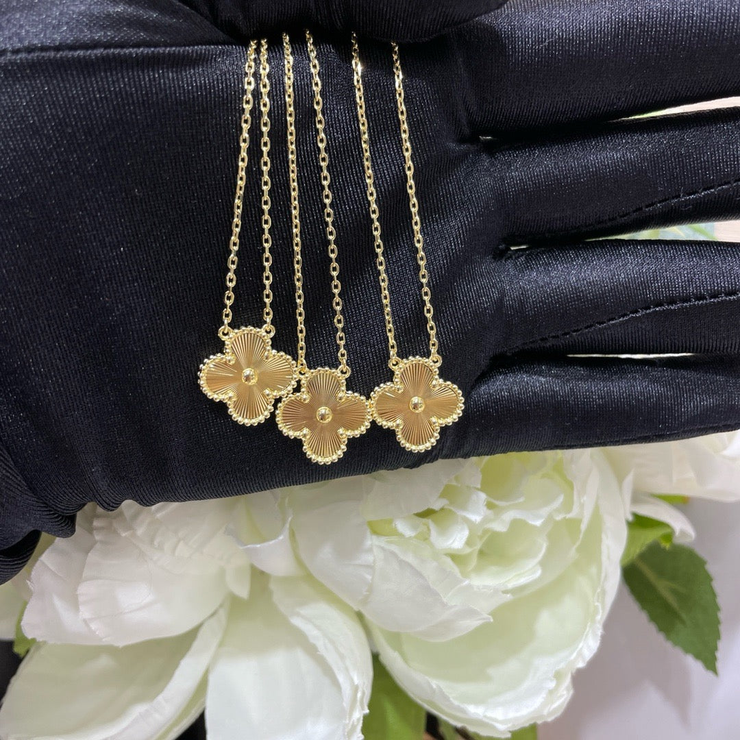 [Royal Top]CLOVER 15MM LASER NECKLACE