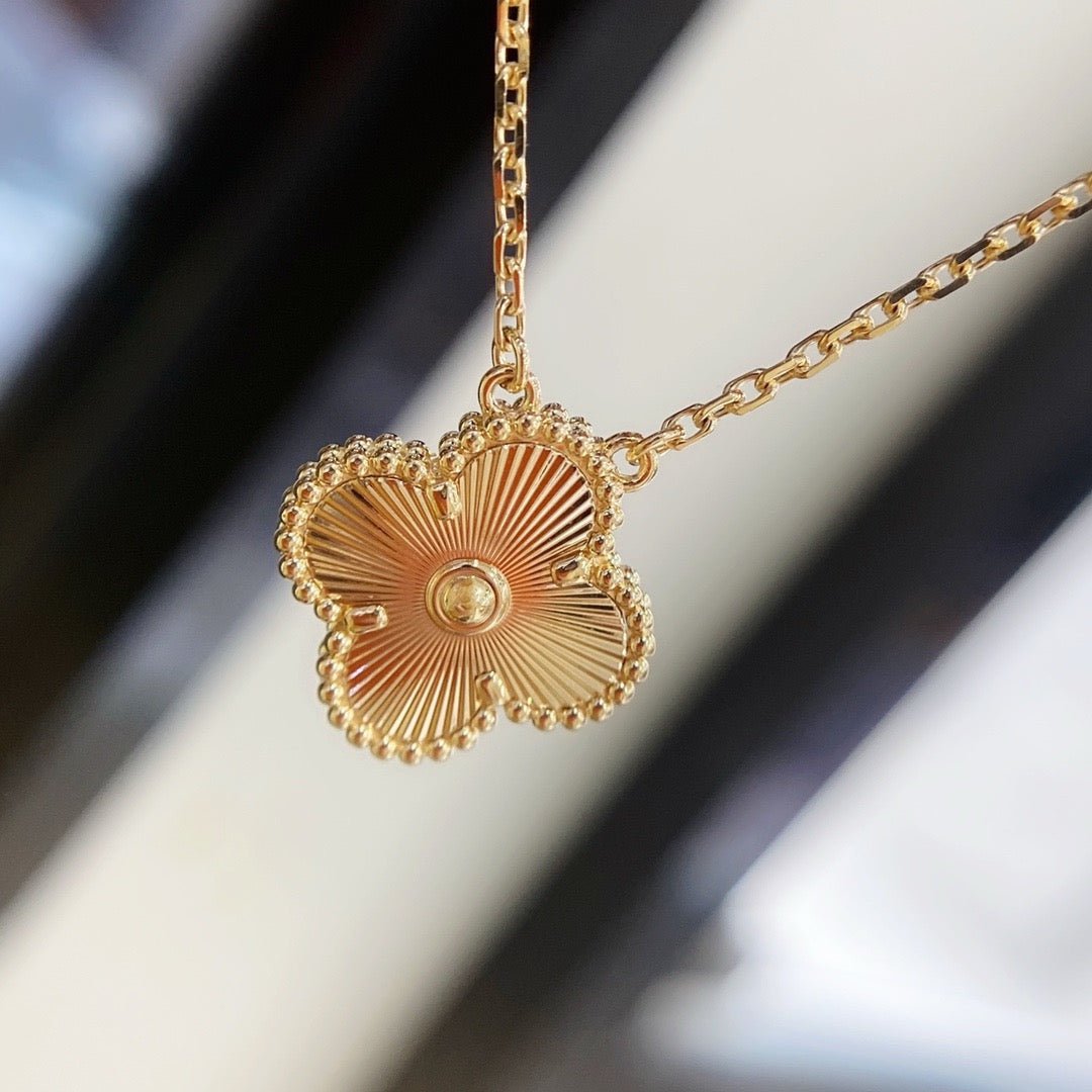 [Royal Top]CLOVER 15MM LASER NECKLACE
