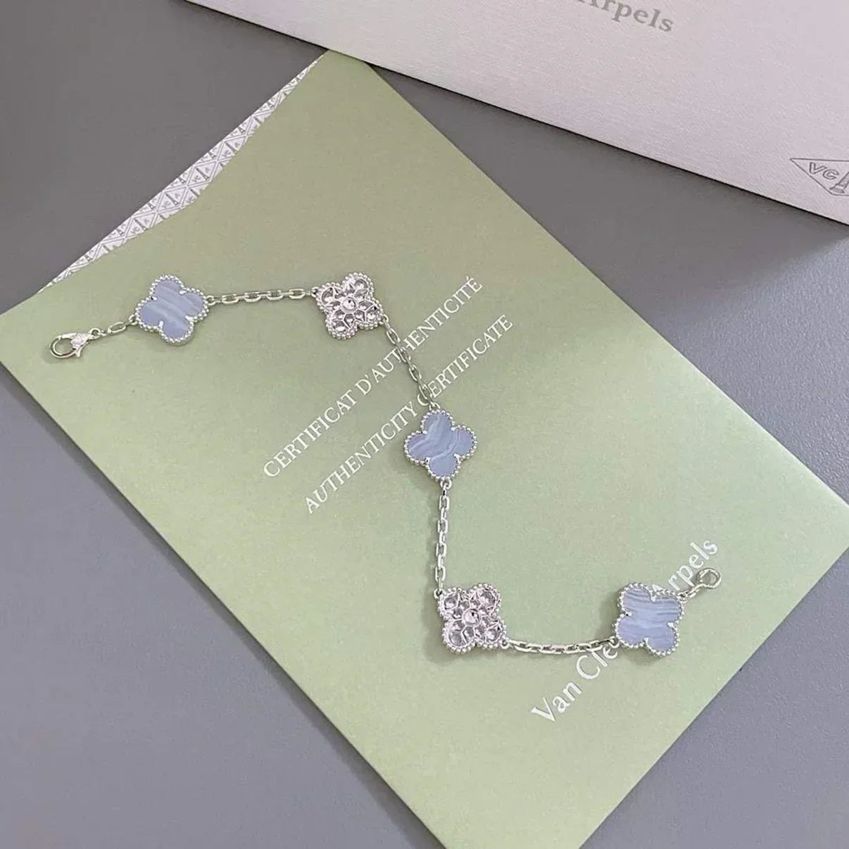 [Royal Top] CLOVER 5 MOTIF PURPLE CHALCEDONY BRACELET COLLECTION