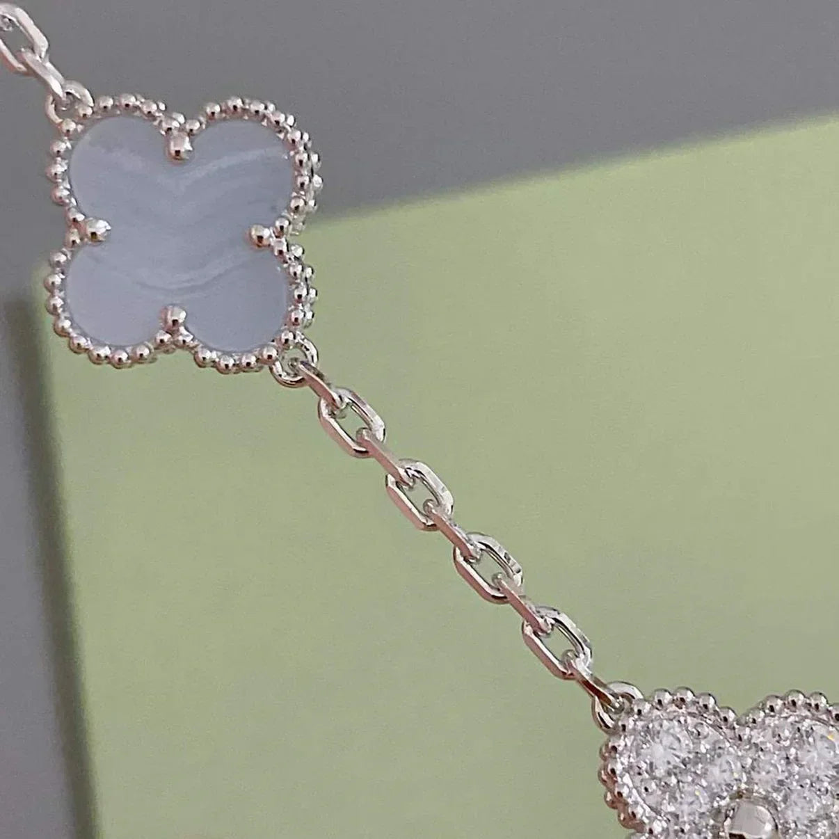 [Royal Top] CLOVER 5 MOTIF PURPLE CHALCEDONY BRACELET COLLECTION