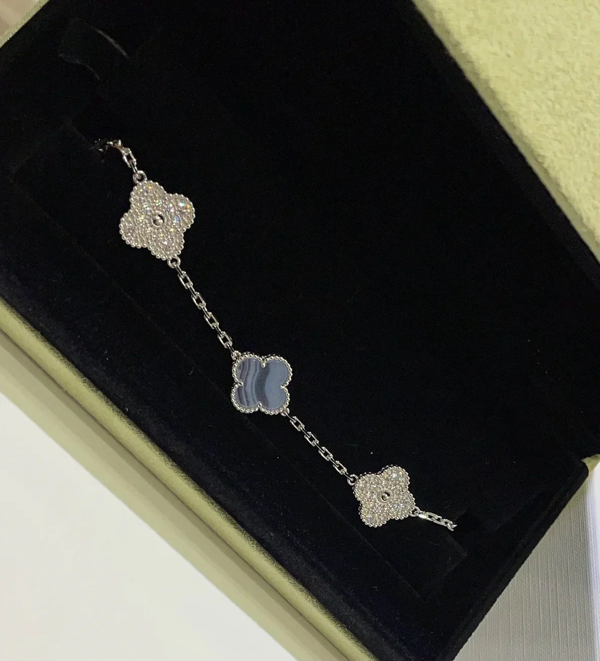 [Royal Top] CLOVER 5 MOTIF PURPLE CHALCEDONY BRACELET COLLECTION
