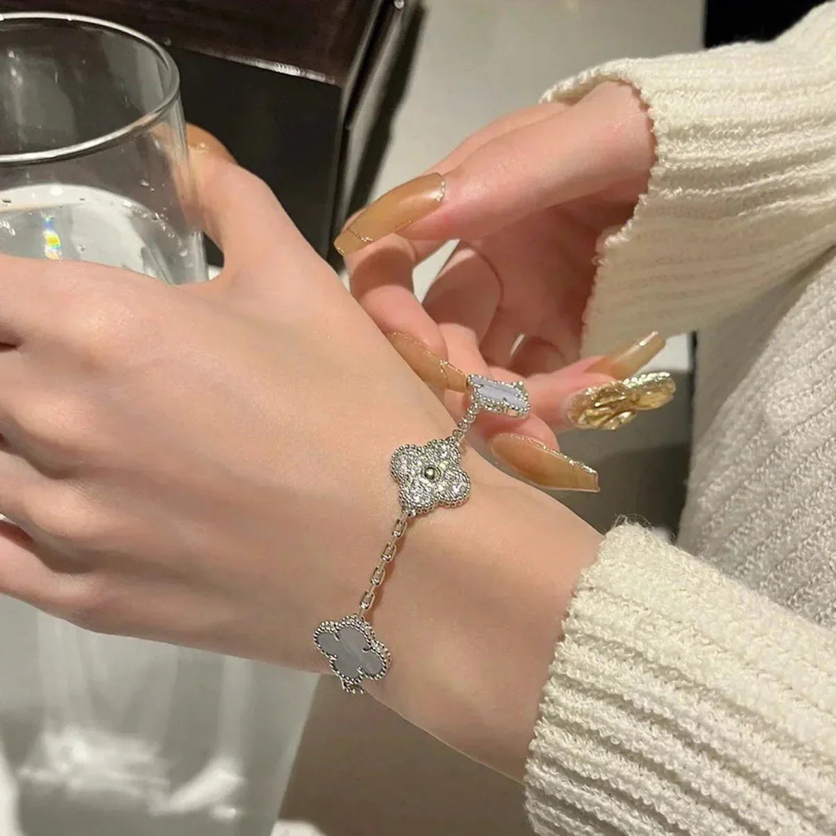 [Royal Top] CLOVER 5 MOTIF PURPLE CHALCEDONY BRACELET COLLECTION