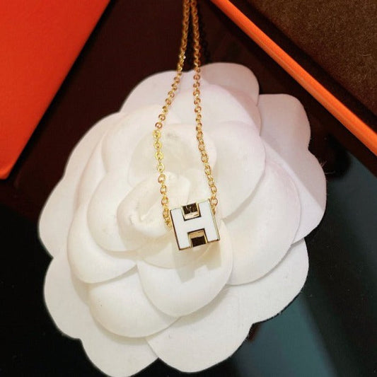 [Royal Top]H WHITE SQUARE GOLD NECKLACE